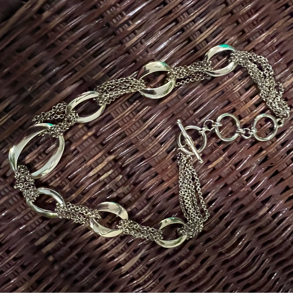 Vintage MONET Chain Link Chick Gold Tone Toggle Necklace - Picture 3 of 4